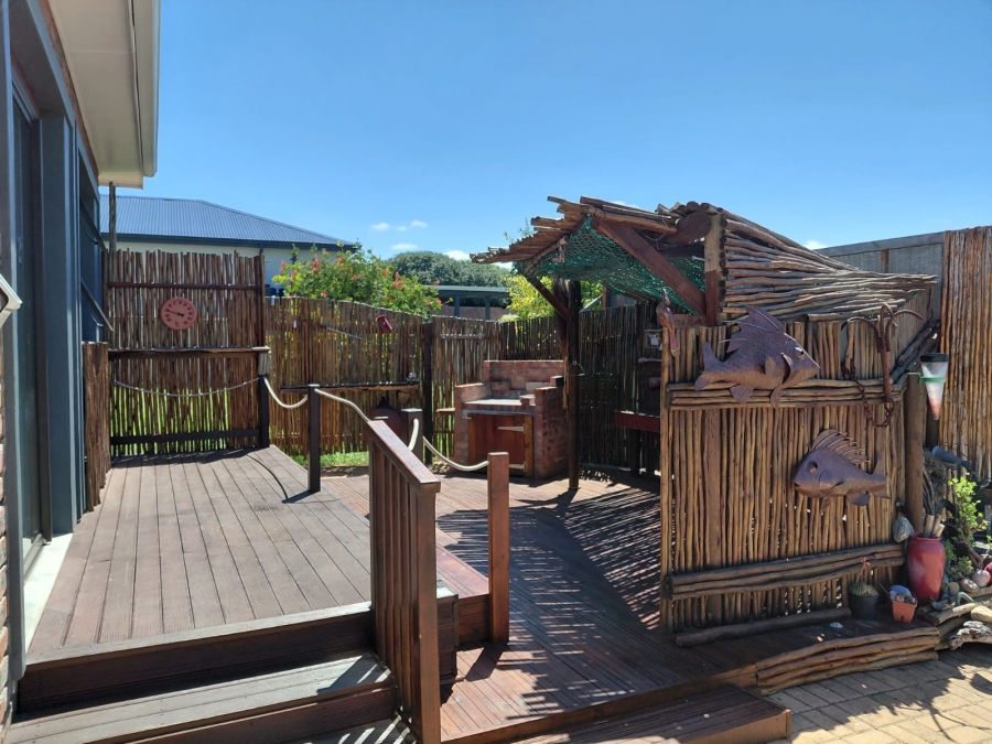 3 Bedroom Property for Sale in Stilbaai Wes Western Cape